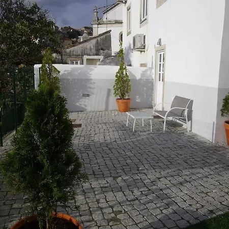 科姆西斯特洛公寓 *